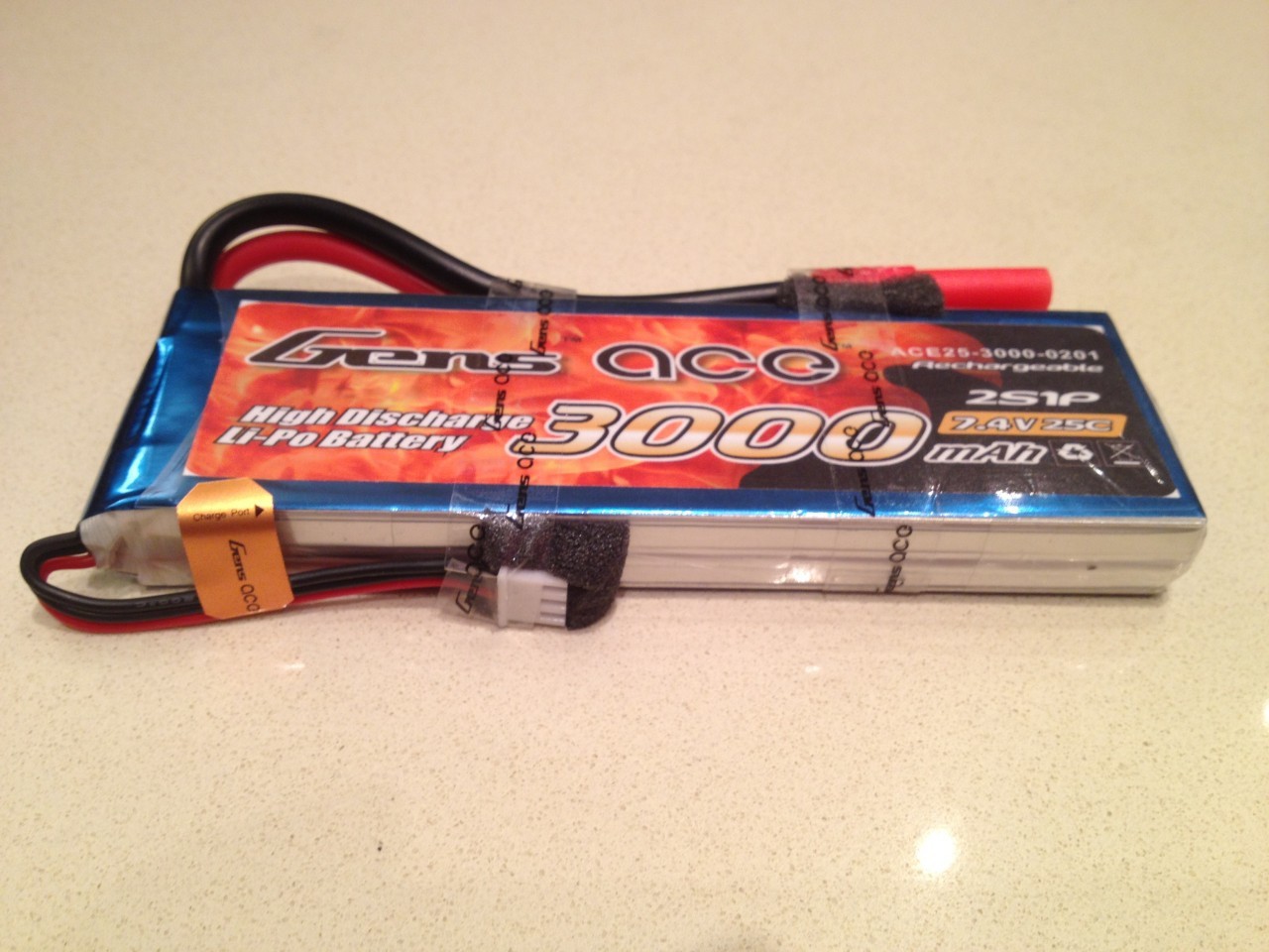 Gens Ace 2S1P 3000mAh 7.4v 25-50CC Lipo battery pack